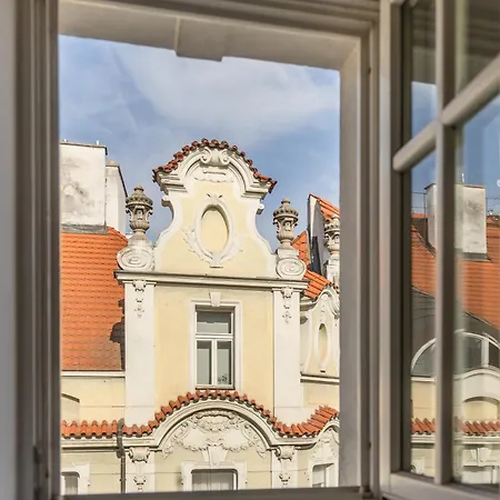 Decadent Art Deco Balcony Apartment In Old Town Апартаменты Прага