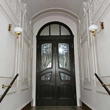 Decadent Art Deco Balcony Apartment In Old Town * Прага
